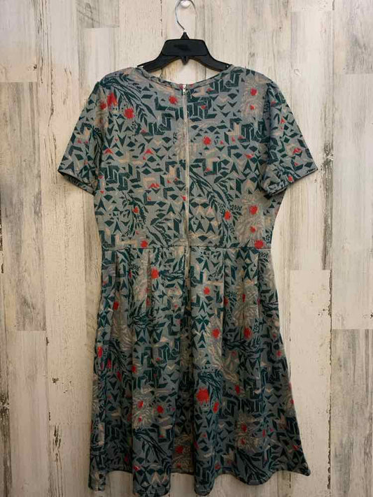 LULAROE PLUS SIZES Size 3X GRN/TAN/RED ABSTRACT SHORT SLEEVES Dress