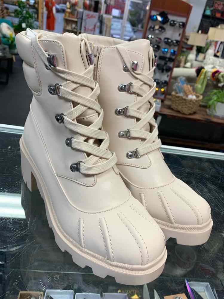 NWT STEVE MADDEN SHOES Shoe Size 10 OFF WHITE ANKLE RAIN Boots