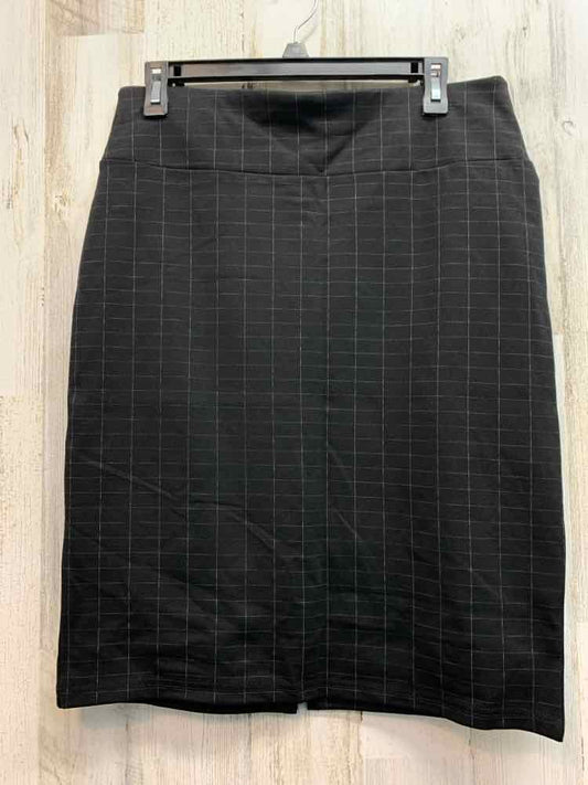 MAZE Dresses and Skirts Size L Black Checkered PENCIL Skirt
