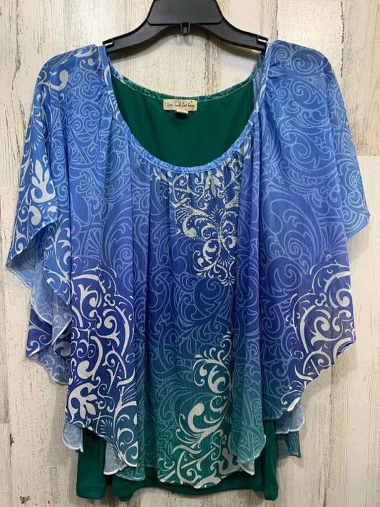PRE-OWNED LIVE AND LET LIVE Tops Size L BLUE/WHITE ABSTRACT FLOWY Shirt/SHORT SL