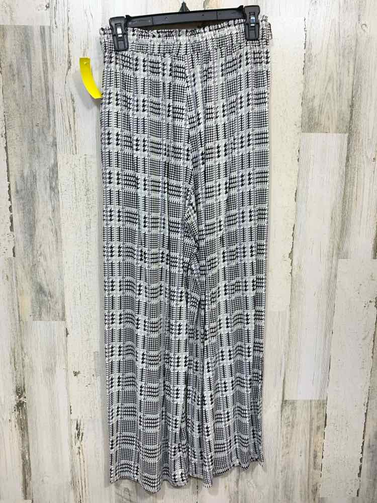 PRE-OWNED Size S LULAROE BOTTOMS BLK/WHT/GRAY Houndstooth WIDE LEG Pants