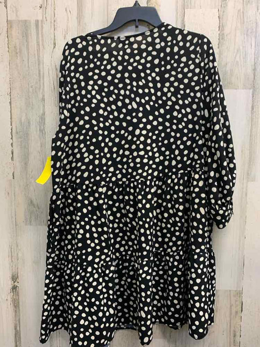 PRE-OWNED WHO WHAT WEAR Dresses and Skirts Size XL WHT/BLACK Polka Dot Dress