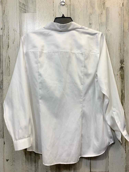 PRE-OWNED JONES NEW YORK PLUS SIZES Size 2X White Solid BUTTON UP TOP/WHITE BUTT
