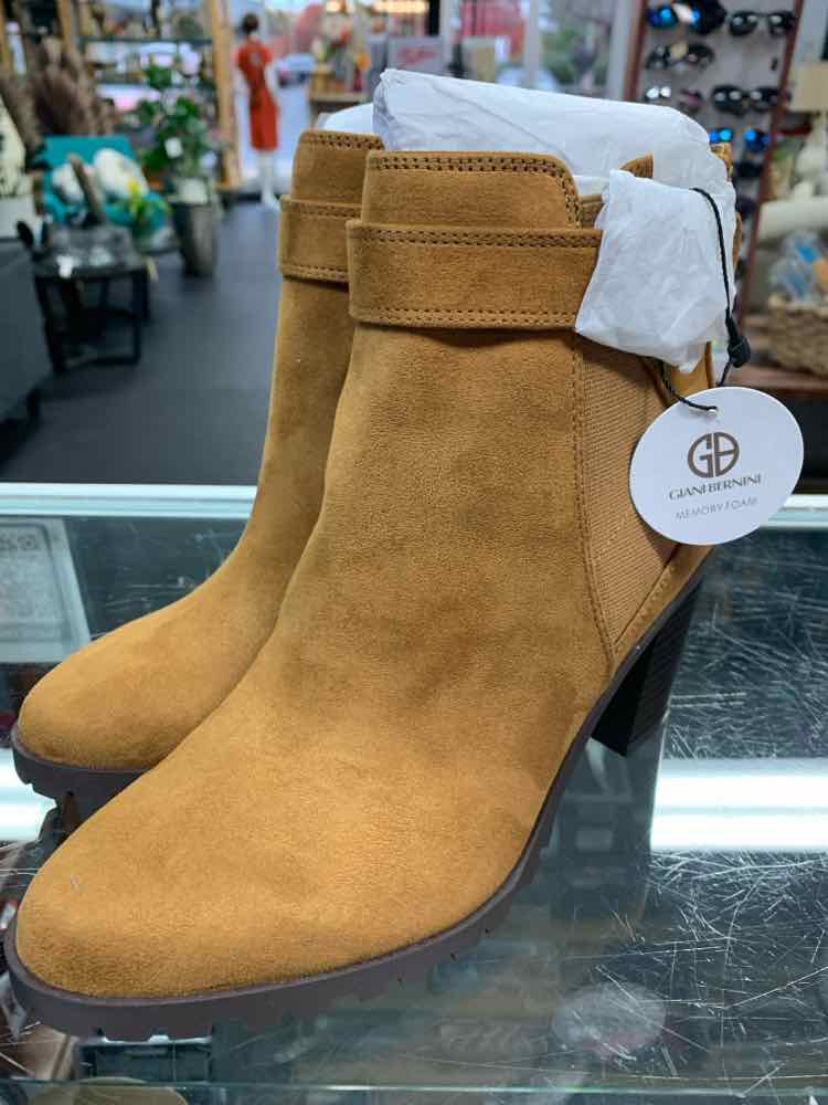NWT GIANI BERNINI SHOES Shoe Size 7 Camel SUEDE Boots