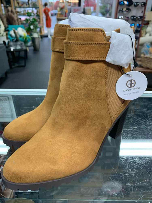 NWT GIANI BERNINI SHOES Shoe Size 7 Camel SUEDE Boots