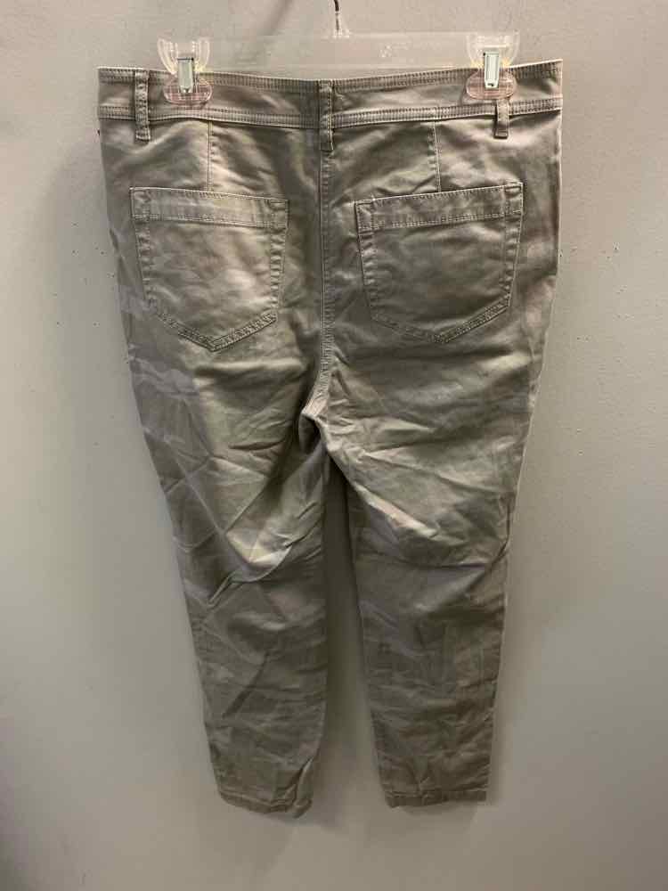 Size 8 J JILL BOTTOMS CAMO Pants