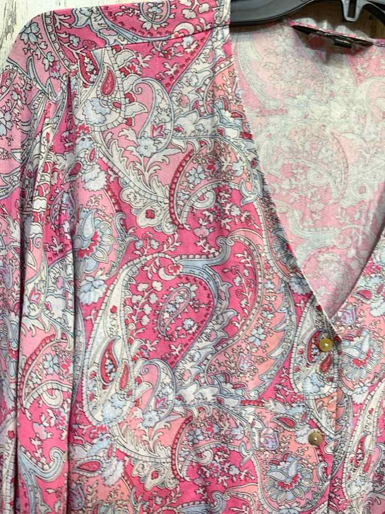 PRE-OWNED CHARLIE B Tops Size XL WHT/PNK FLORAL/PAISLEY 3/4 SLEEVE Shirt