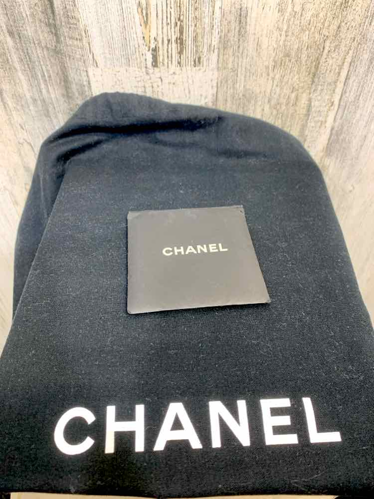 PRE-OWNED CHANEL BLK/WHT/RED Handbag