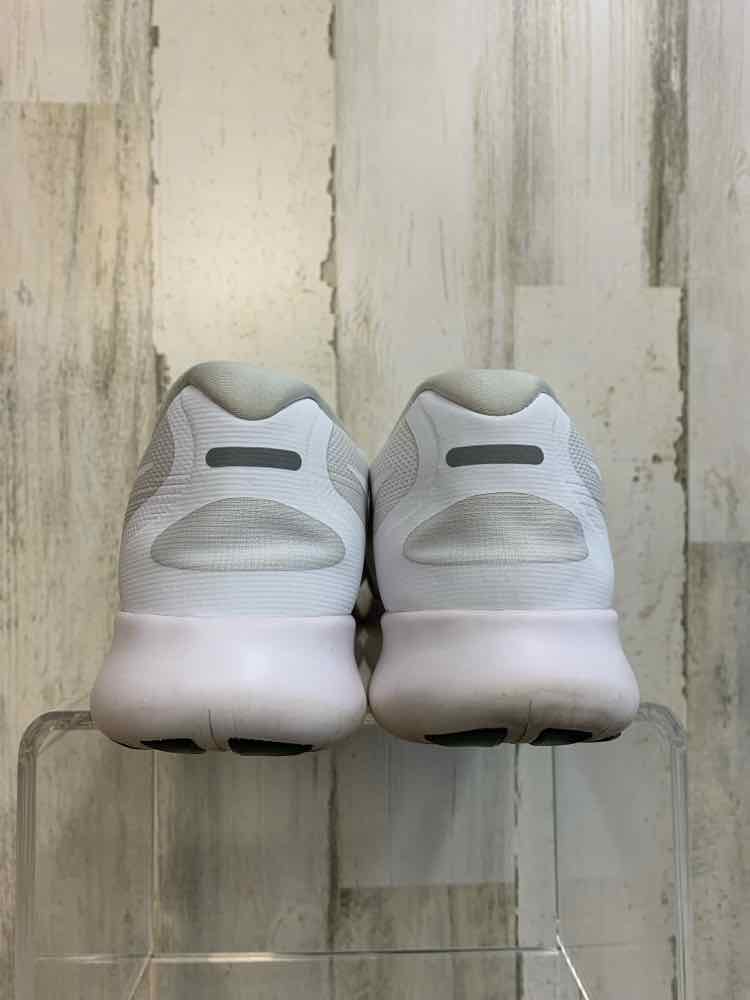 PRE-OWNED NIKE SHOES 9 White Shoes/RUNNIGN SHOES