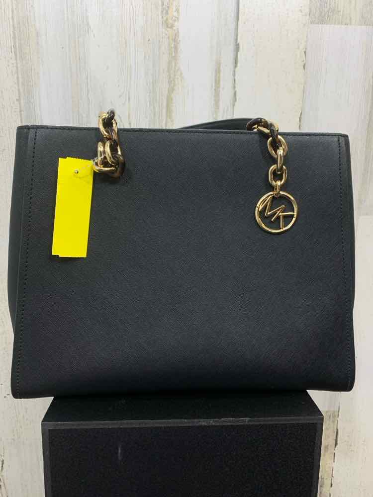PRE-OWNED MICHAEL KORS Black Handbag/BLACK MICHAEL KORS SHOULDER PURSE W/ GOLD C
