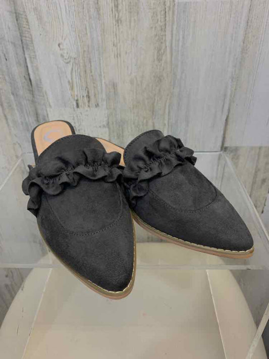 NWT JOURNEE COLLECTION SHOES Shoe Size 6.5 Gray Suede MULES Shoes