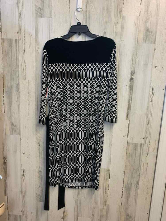 PRE-OWNED NEW YORK & CO Dresses and Skirts Size L BLK/WHT PATTERN Dress