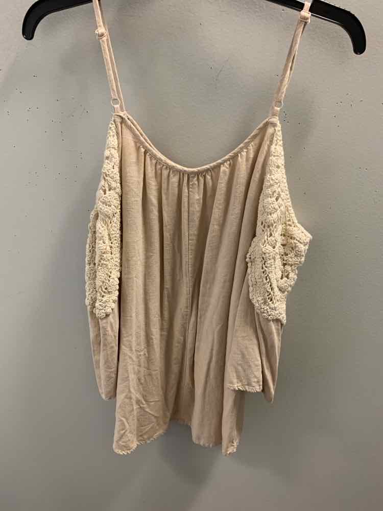 UMGEE Tops Size S Beige COLD SHOULDERS TOP