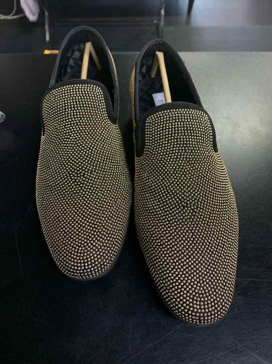 NWT GOLD Size 11 Shoes