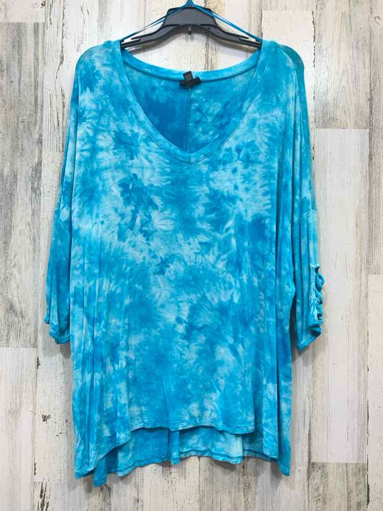 PRE-OWNED ANA PLUS SIZES Size 1X AQUA/WHT TY-DYE 3/4 LENGTH Shirt/AQUA/WHITE TYE