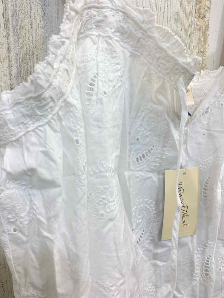 NWT UNIVERSAL THREADS Tops Size L White Blouse