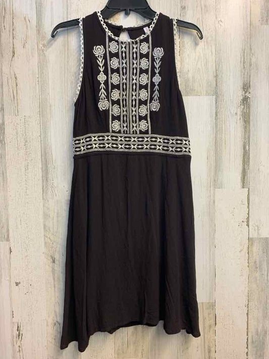 PRE-OWNED XHILARATION Dresses and Skirts Size M Brown Floral SLEEVELESS Dress