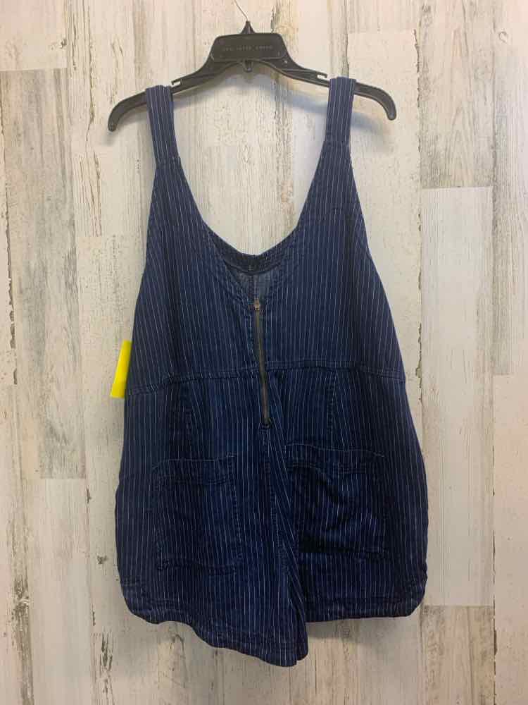 PRE-OWNED Size L AMERICAN EAGLE BOTTOMS DARK BLUE/WHITE VERTICAL STRIPES Romper/