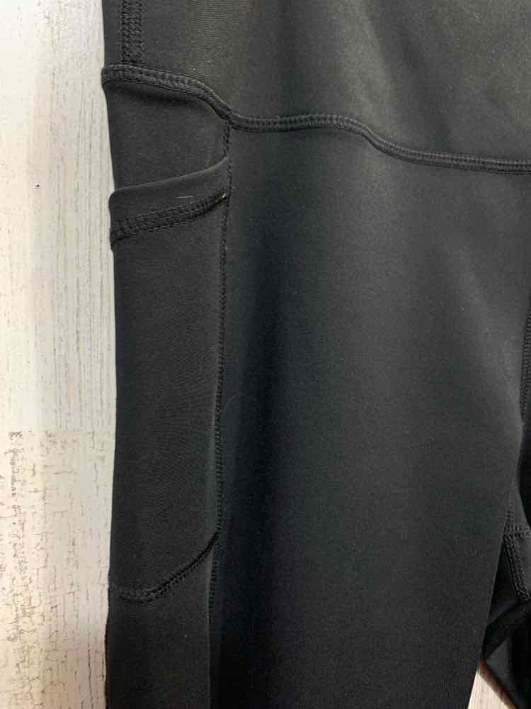 PRE-OWNED ADRIENNE VITTADINI Activewear XL Black CAPRI Activewear Bottom/BLACK C