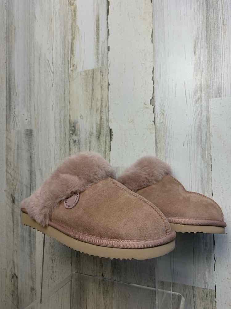 NWT DEAR FOAMS SHOES 10 DUSTY PINK Shoes/FAUX FUR LINED SLIPPERS