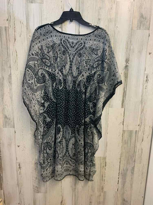 PRE-OWNED MPH Dresses and Skirts Size M BLK/WHT Paisley SHORT SLEEVES Dress