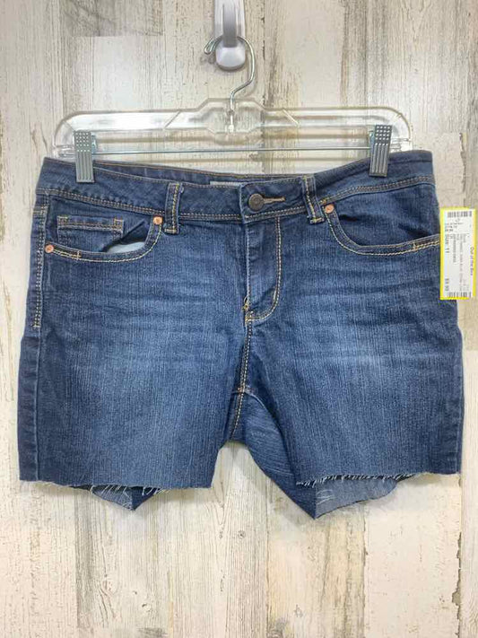 PRE-OWNED Size 11 LEI DARK BLUE DENIM LOW RISE Shorts