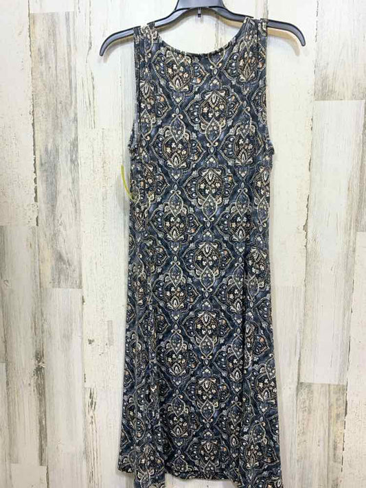 PRE-OWNED CROFT & BARROW Dresses and Skirts Size M BLK/WHT/BLU Paisley Dress