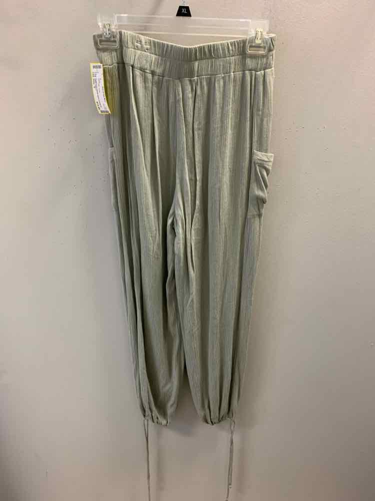 Size S FINAL TOUCH BOTTOMS Green Pants