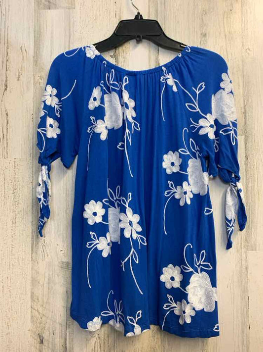 LIV LOS ANGELES Tops Size S COBALT BLU/WHT Floral SHORT SLEEVES TOP