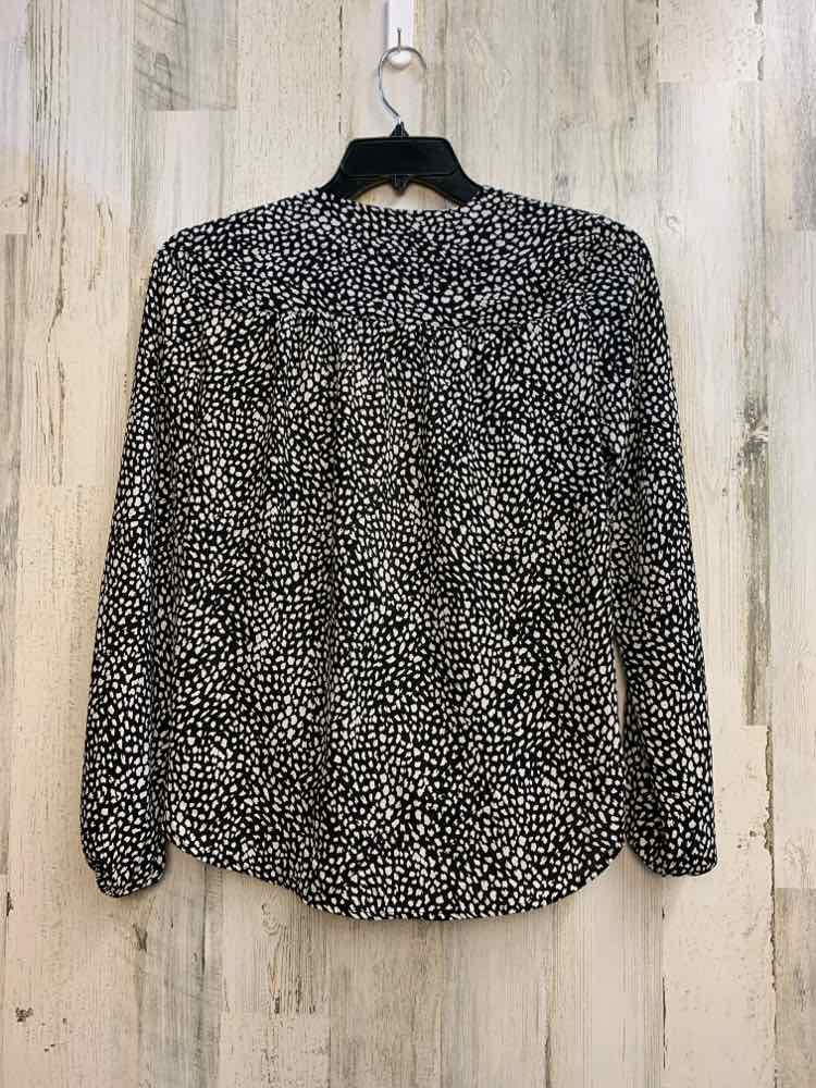 NWT INC Tops Size S BLK/WHT SPOTS LONG SLEEVES TOP