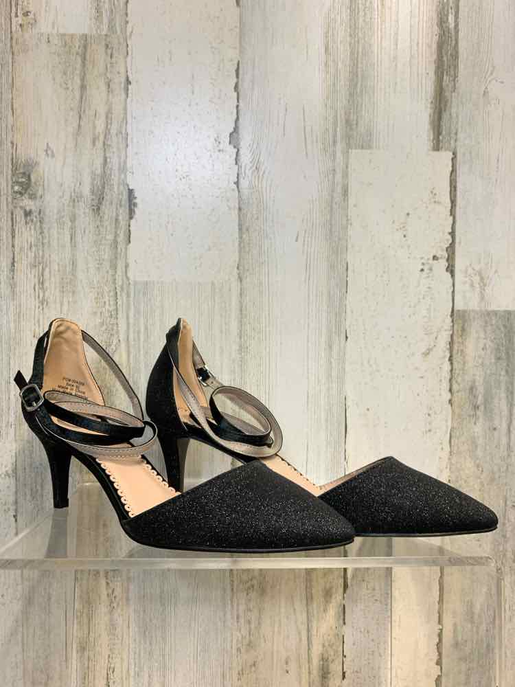 NWT JOURNEE COLLECTION SHOES Shoe Size 8.5 Black Shoes