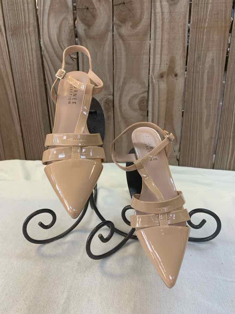 NWT JOURNEE COLLECTION SHOES 9.5 BONE PATENT LEATHER KITTEN HEEL Shoes