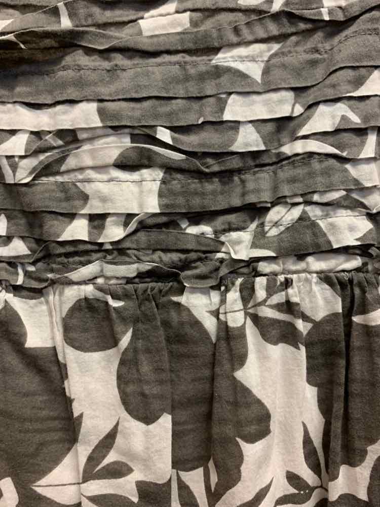 PRE-OWNED OLD NAVY Dresses and Skirts Size XL GRAY/WHITE Floral TANK DRESS Dress