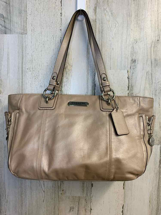 PRE-OWNED COACH Cream Purse