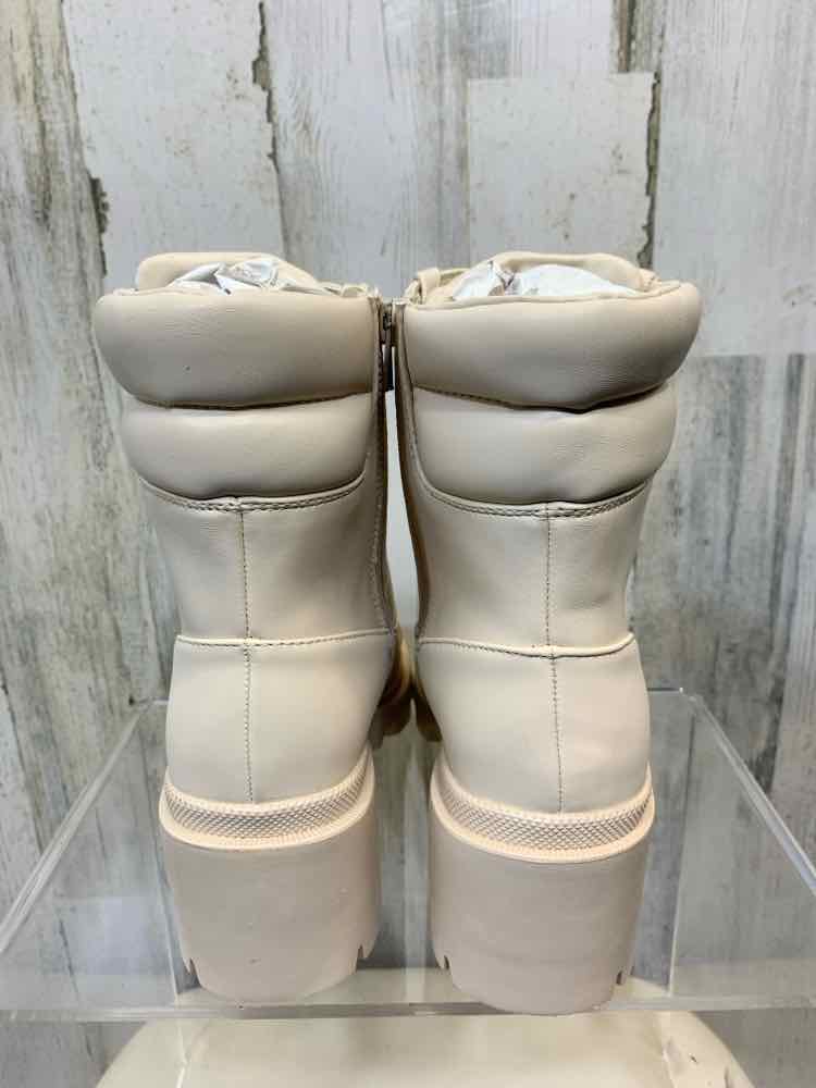 NWT STEVE MADDEN SHOES Shoe Size 7 OFF WHITE ANKLE RAIN Boots