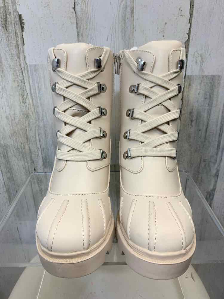 NWT STEVE MADDEN SHOES Shoe Size 7 OFF WHITE ANKLE RAIN Boots