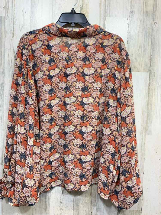 PRE-OWNED EE:SOME Tops Size 1X CORAL/WHITE/ BLU LONG SLEEVE TOP/GOLD ACCENT BUTT