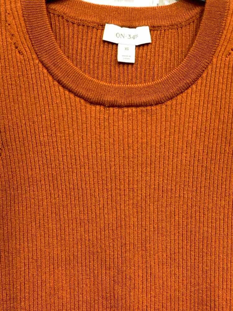 NWT ON 34TH Size XS Tops BRICK Solid SLEEVELESS Blouse