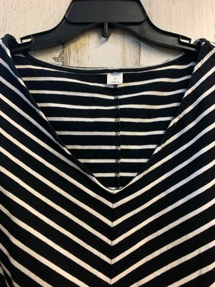 PRE-OWNED OLD NAVY Dresses and Skirts Size M BLK/WHT Stripe LONG SLEEVES Dress/V