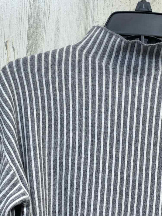 TAHARI Tops Size XS GRAY/WHITE Stripe CROP TOP Sweater