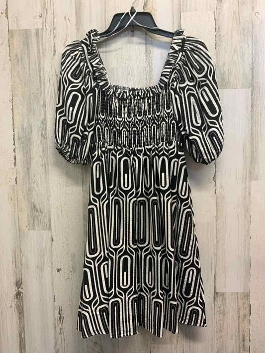 NWT GIGIO Dresses and Skirts Size S BLACK/WHITE OVALS SUNDRESS Dress/BLACK/WHITE