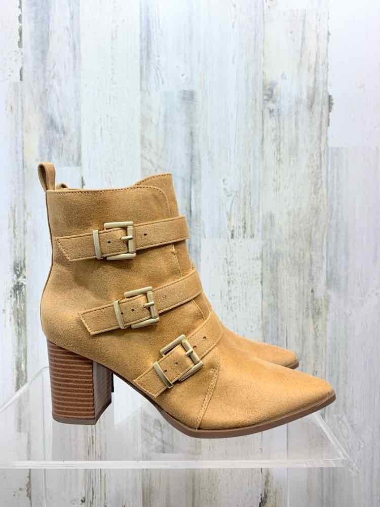 NWT SHOES Shoe Size 8 Tan ANKLE BOOT Boots/TAN ANKLE BLOCK HEEL BOOT W/ BUCKLES