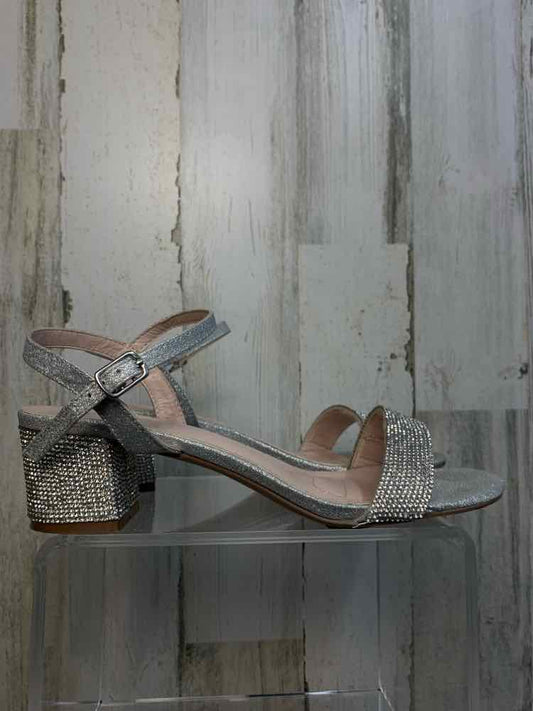 PRE-OWNED DE BLOSSOM COLLECTION SHOES 10 Silver Shoes/SPARKLY HEELS