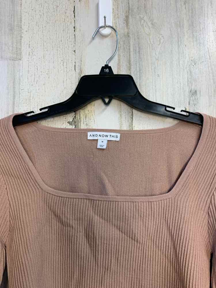 PRE-OWNED AND NOW THIS Tops Size M Taupe LONG SLEEVES TOP/SQAURE NECKLINE