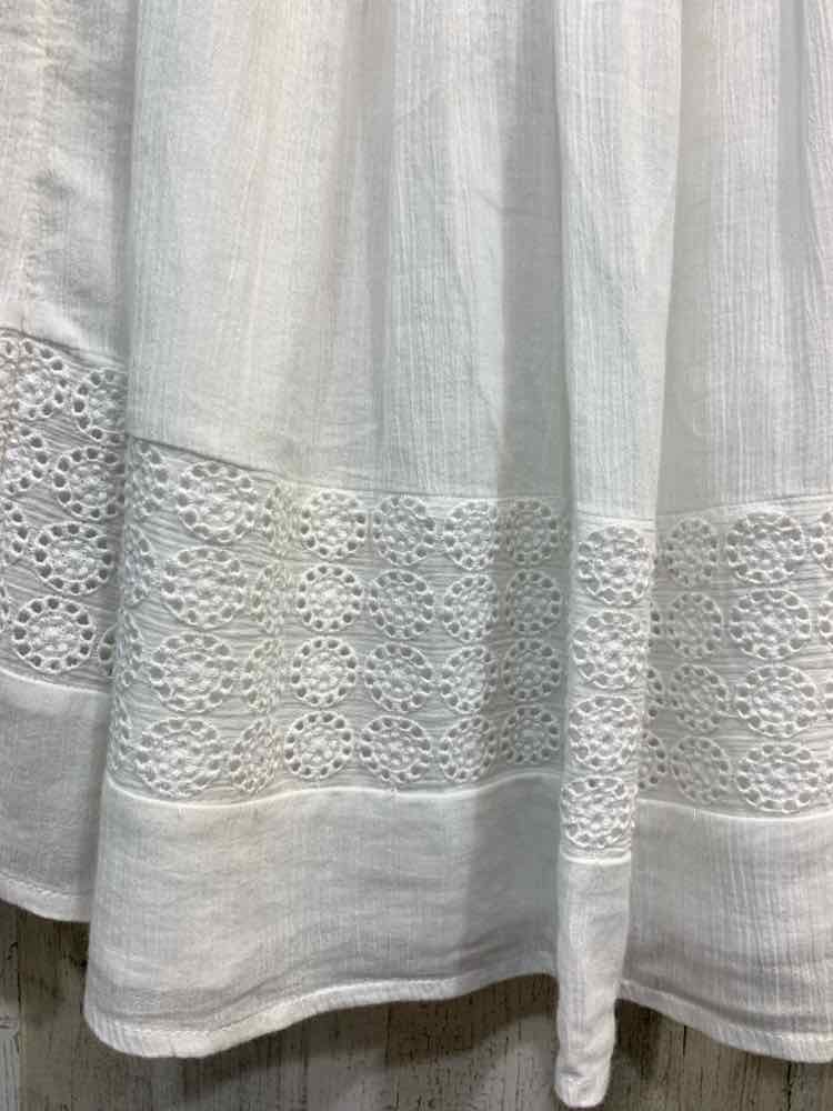 NWT OLD NAVY Dresses and Skirts Size XS White SLEEVELESS/EYELET BAND Dress