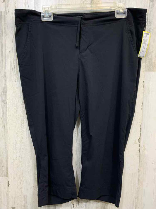 PRE-OWNED Size 12 COLUMBIA BOTTOMS Black Solid CAPRI Pants/CAPRI 2 FRONT POCKETS