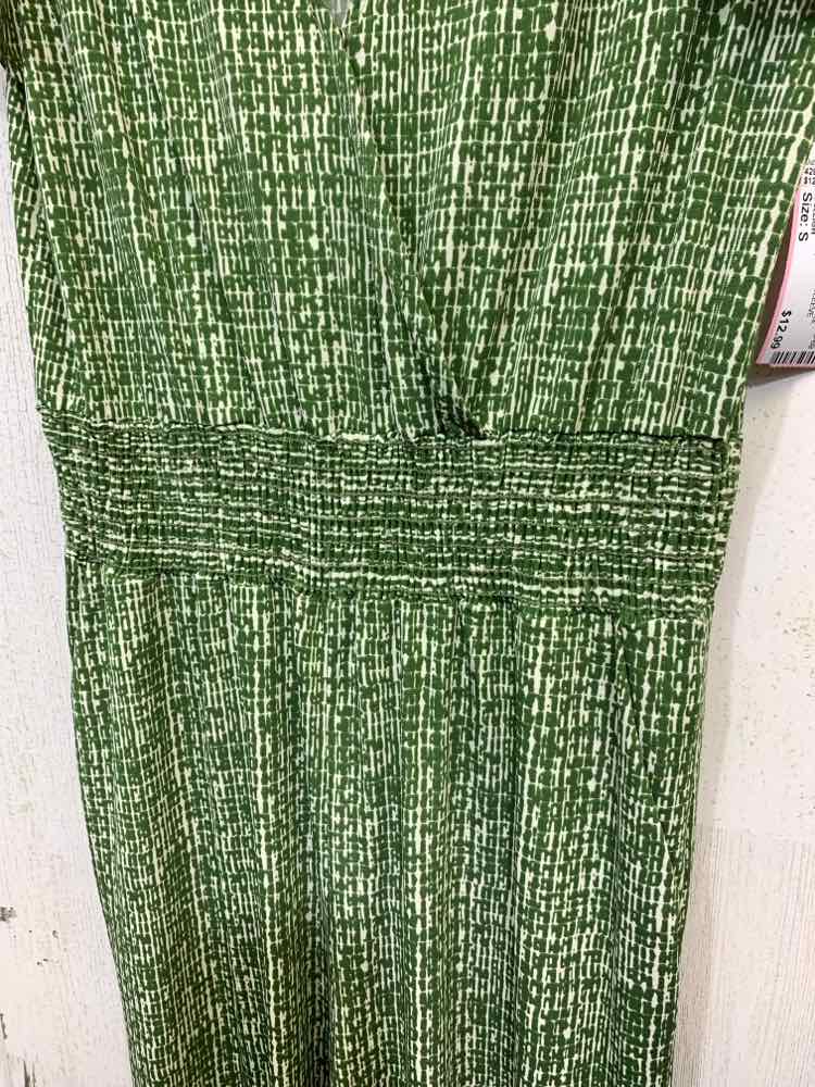 PRE-OWNED Size S KAILEIGH JUMPER WHT/GREEN RUFFLE SLEEVE WRAP V NECK