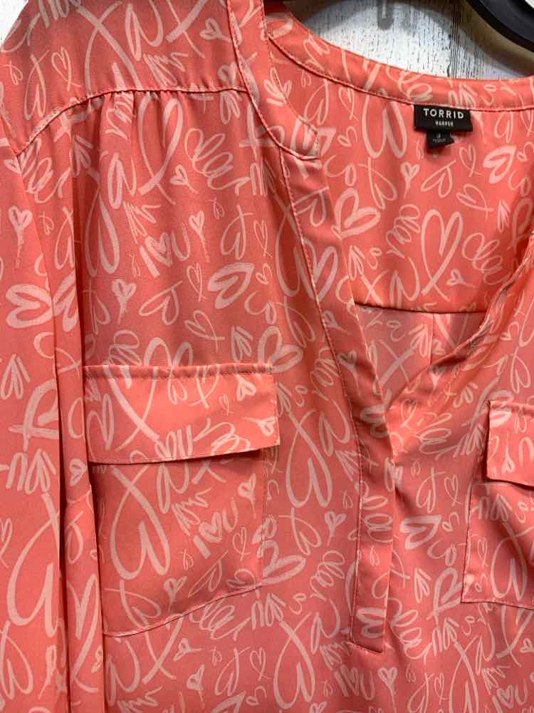 PRE-OWNED TORRID Tops Size 3 PINK/LIGHT PINK HEARTS 3/4 LENGTH Blouse/HEART PATT