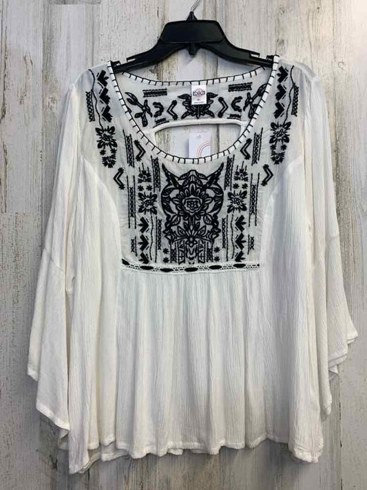 NWT BILA Tops Size XL WHT/BLK FLARE CUFFS TOP