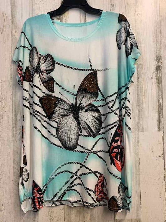 PRE-OWNED Tops Size osfm AQUA/WHT BUTTERFLY SHORT SLEEVES TOP